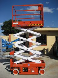 Lift, Scissor 19' Electric (Snorkel S1930 #6173 )