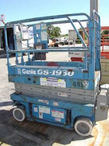 Lift, Scissor 19' Electric (Genie GS1930 6923)